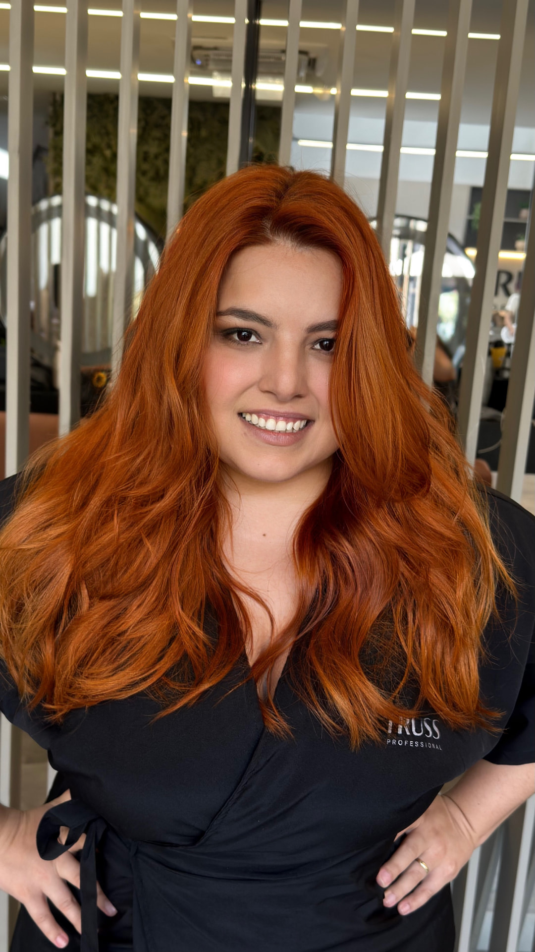 Voluminous copper waves with hand-painted dimension